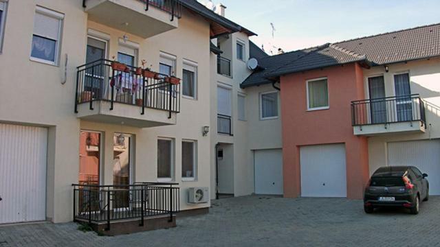 Hajdúszoboszló Bettina47 Apartman מראה חיצוני תמונה